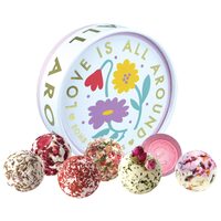 Set de baie  Love is all Around Creamer Gift, Bomb Cosmetics