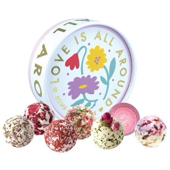 Set de baie  Love is all Around Creamer Gift, Bomb Cosmetics